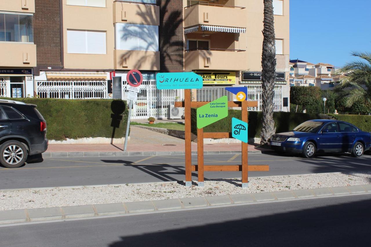 Bungalow With 2 Bedrooms And Roof Terrace In The Center Of La Zenia. Free Wifi. Orihuela Ngoại thất bức ảnh