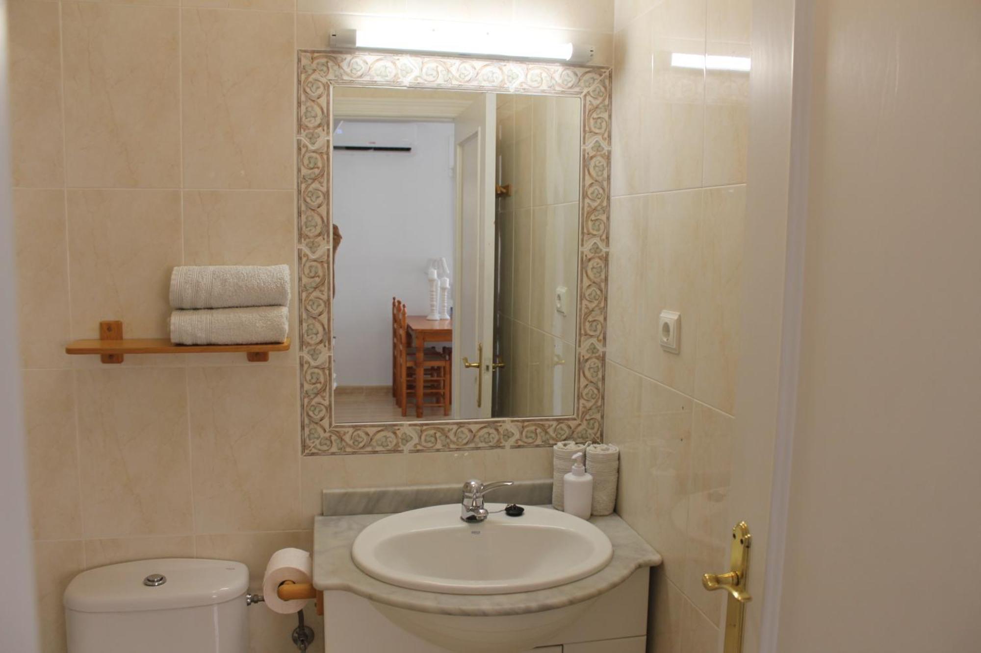 Bungalow With 2 Bedrooms And Roof Terrace In The Center Of La Zenia. Free Wifi. Orihuela Ngoại thất bức ảnh