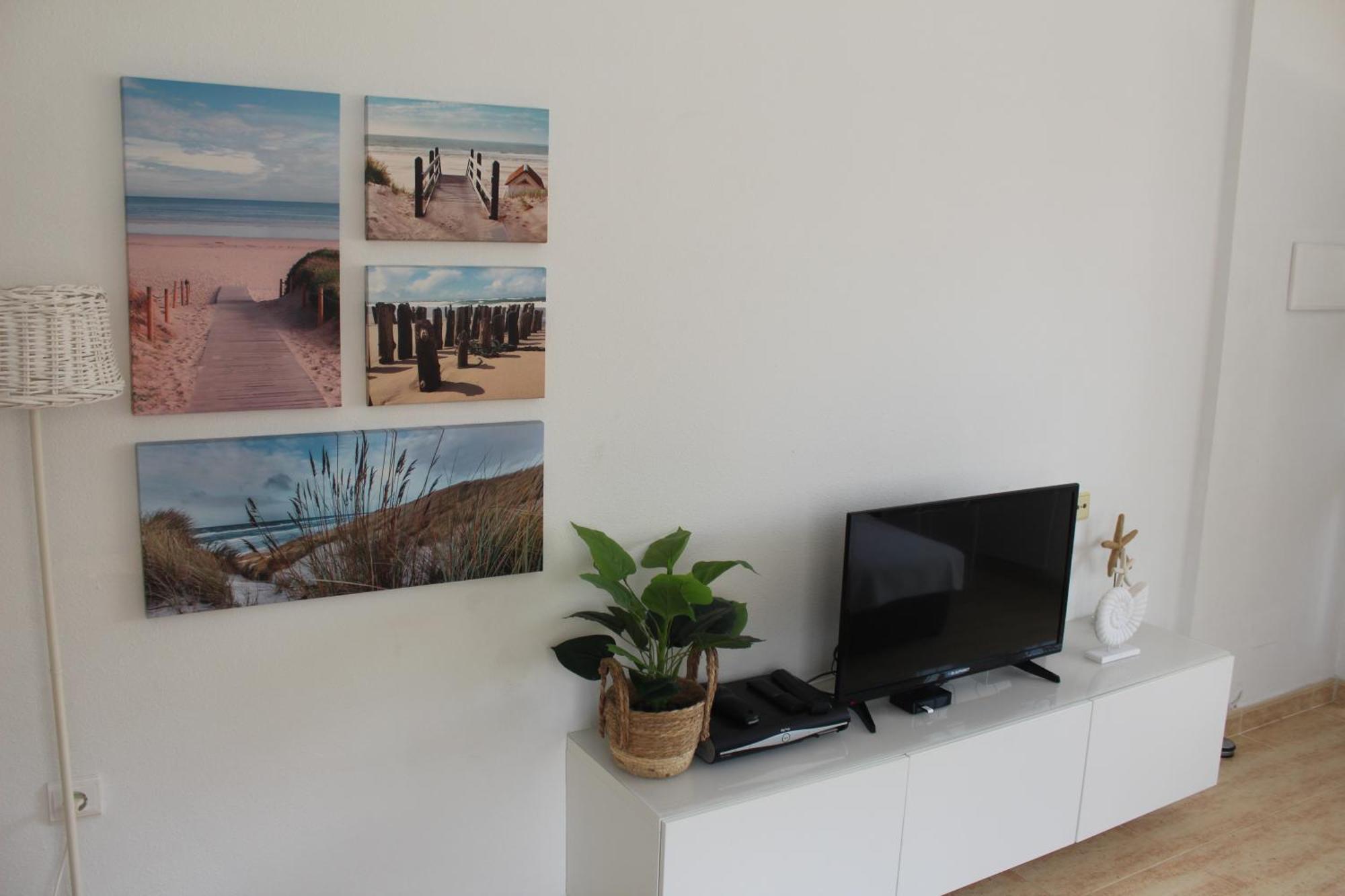 Bungalow With 2 Bedrooms And Roof Terrace In The Center Of La Zenia. Free Wifi. Orihuela Ngoại thất bức ảnh